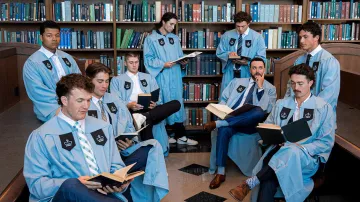 15 Great Places to Take Graduation Photos on Columbia's Campuses